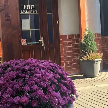 Hotel Na Kafkove Ostrava Exteriör bild
