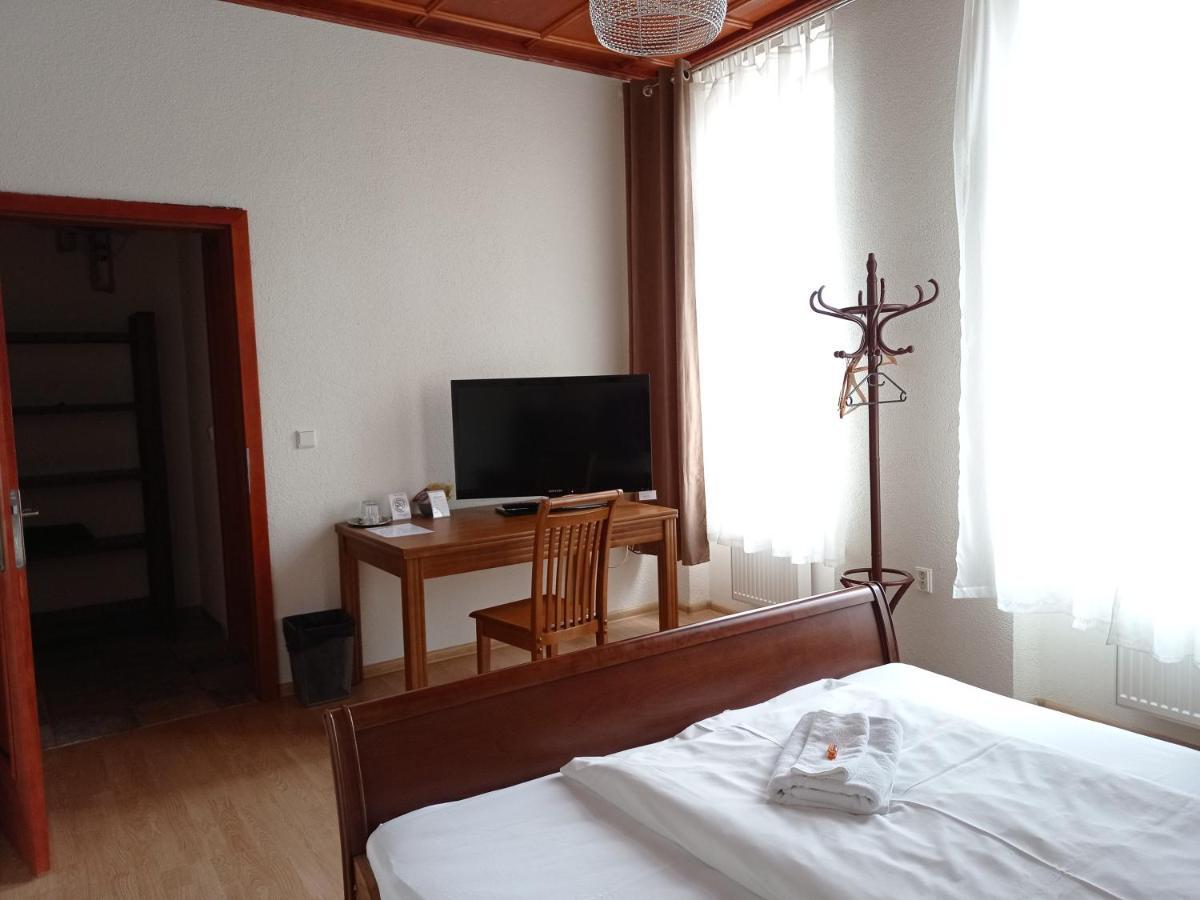 Hotel Na Kafkove Ostrava Exteriör bild