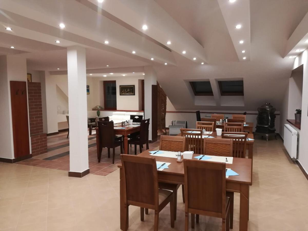 Hotel Na Kafkove Ostrava Exteriör bild